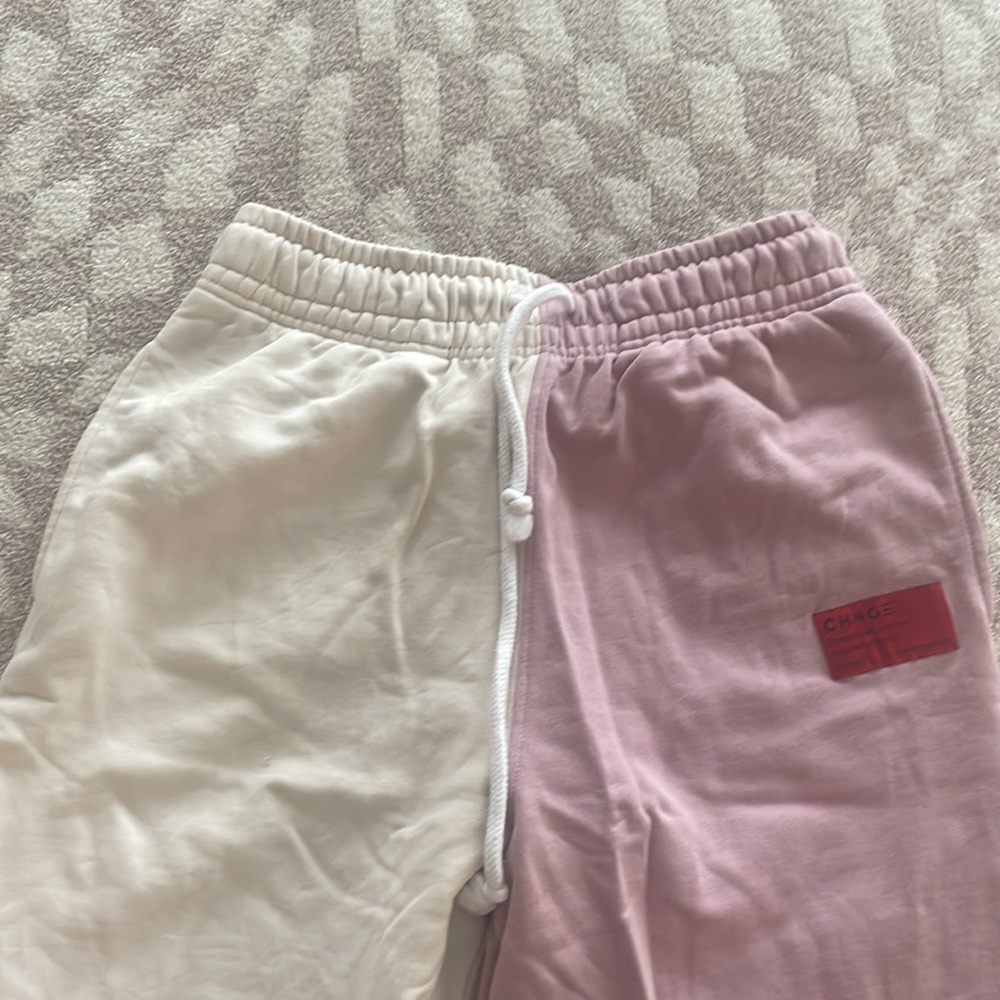 SET of CHNGE Split Color Sweat Suit - Picture 4 of 11